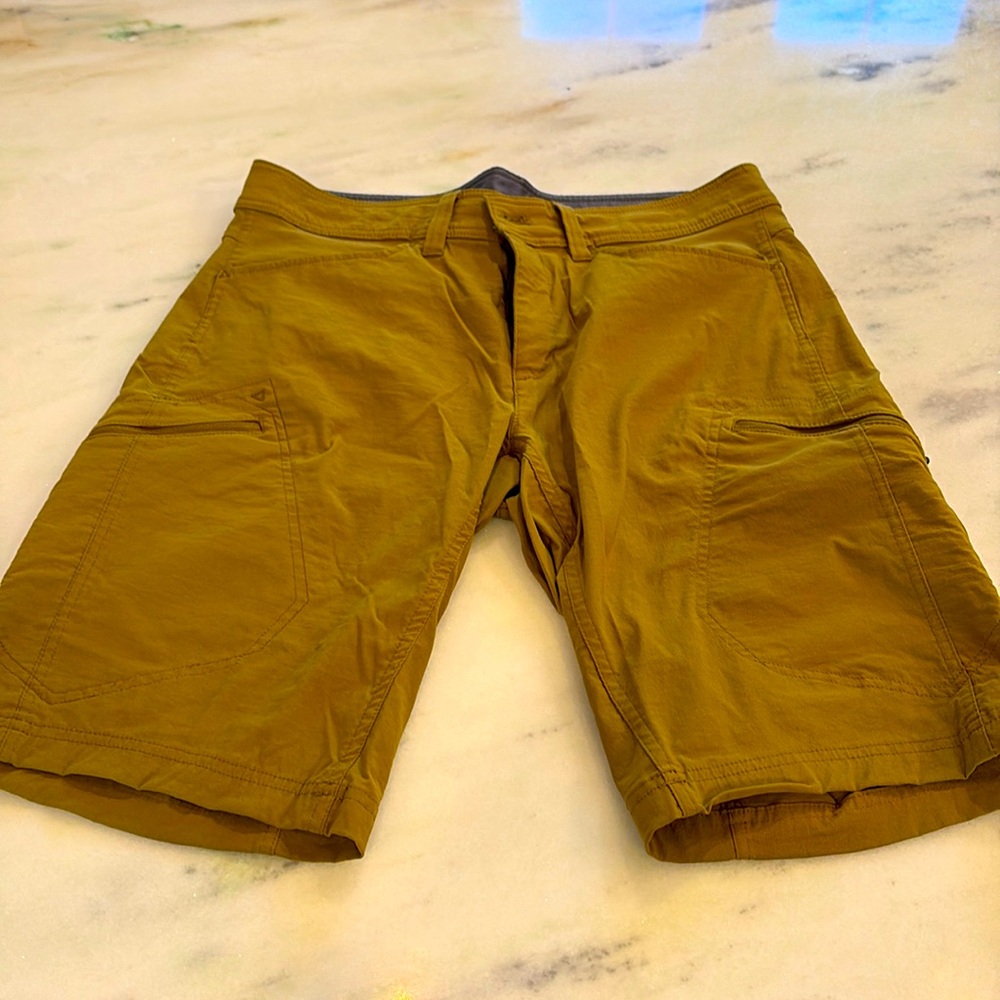 Eddie Bauer First Ascent Shorts, size 34